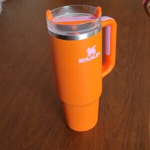 Stanley 30 oz Quencher H2.0 Tumbler w Handle & Lid. New, no tags